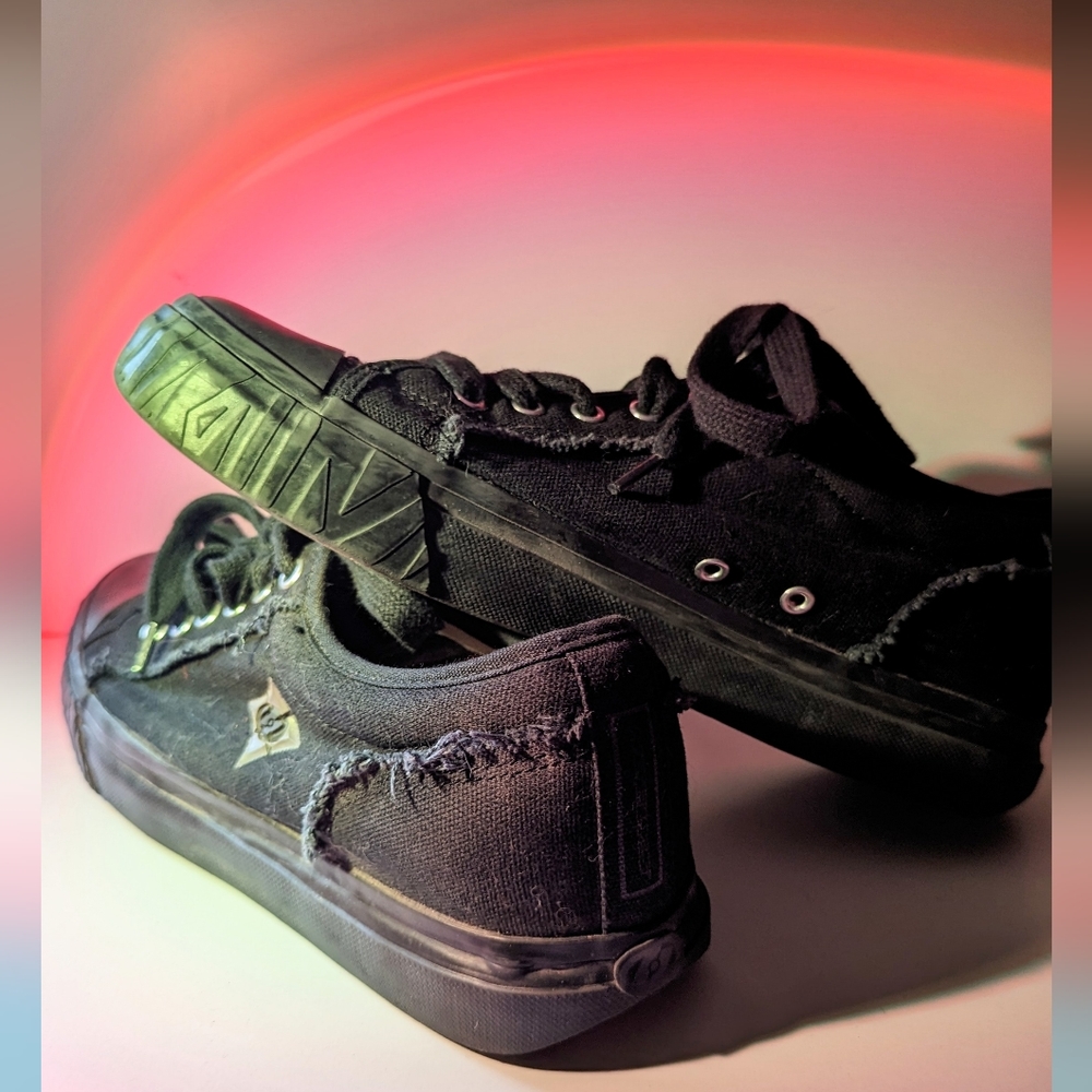 Adult (Yes!) Heelys! Black SZ 9